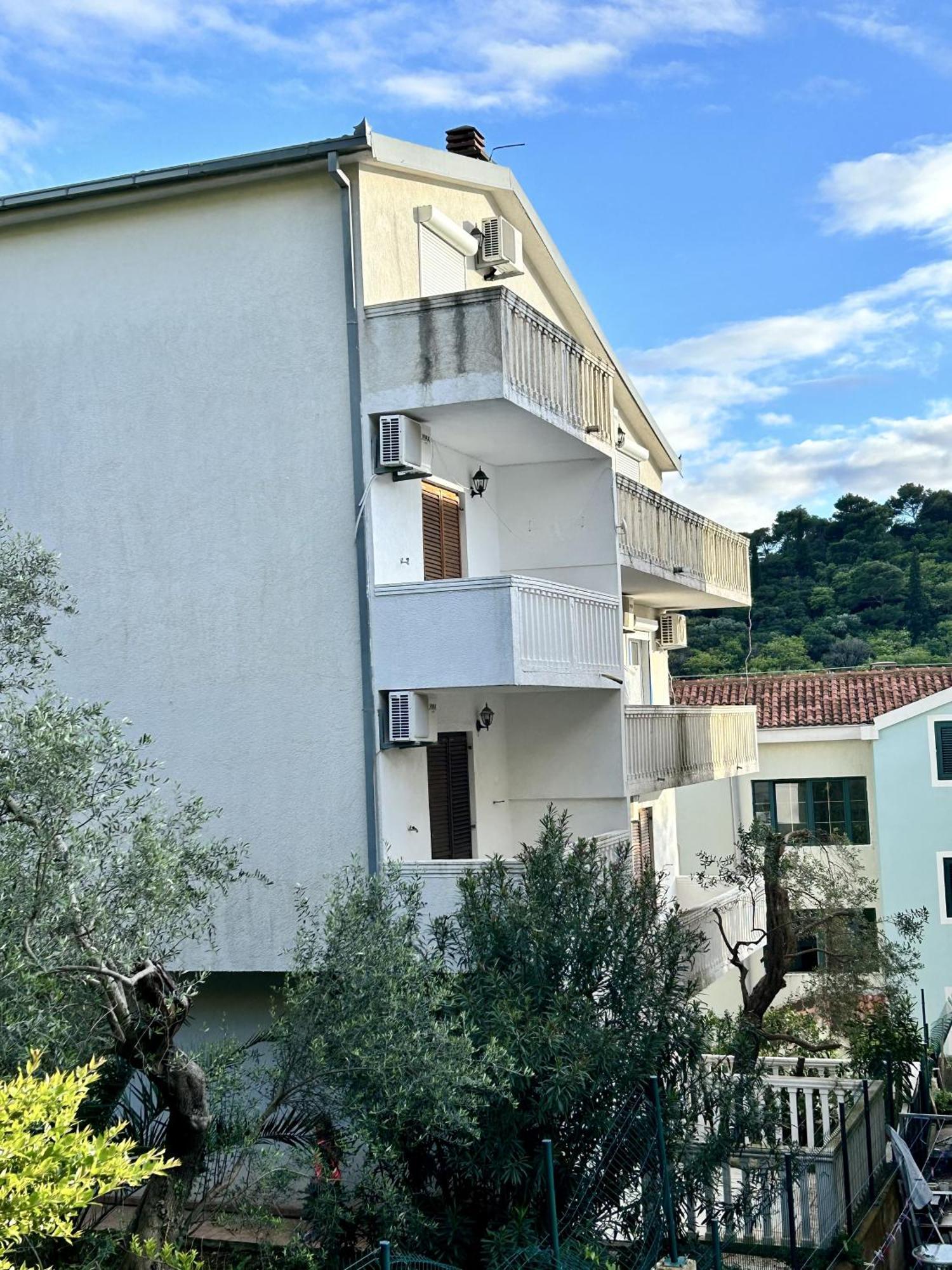 Studio Lucica Petrovac na moru Exterior foto